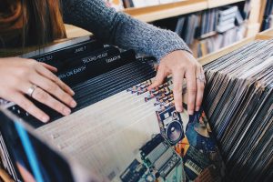 vinyl-records-945396_1920